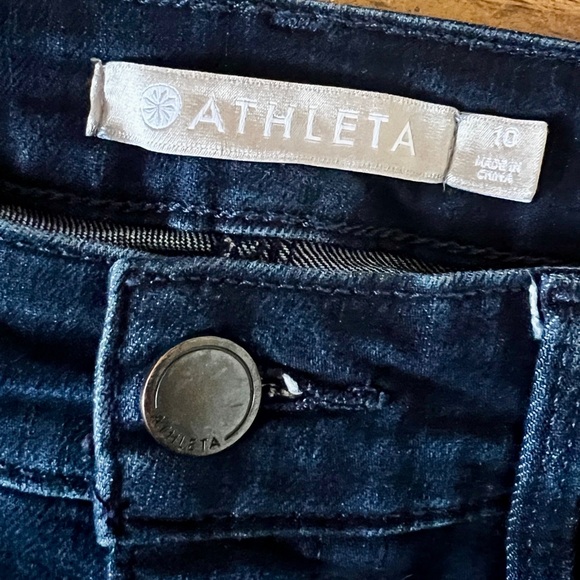 Athleta Dark Wash Tapered Slim Fit Jean - Size 10 (30”) - Picture 10 of 11